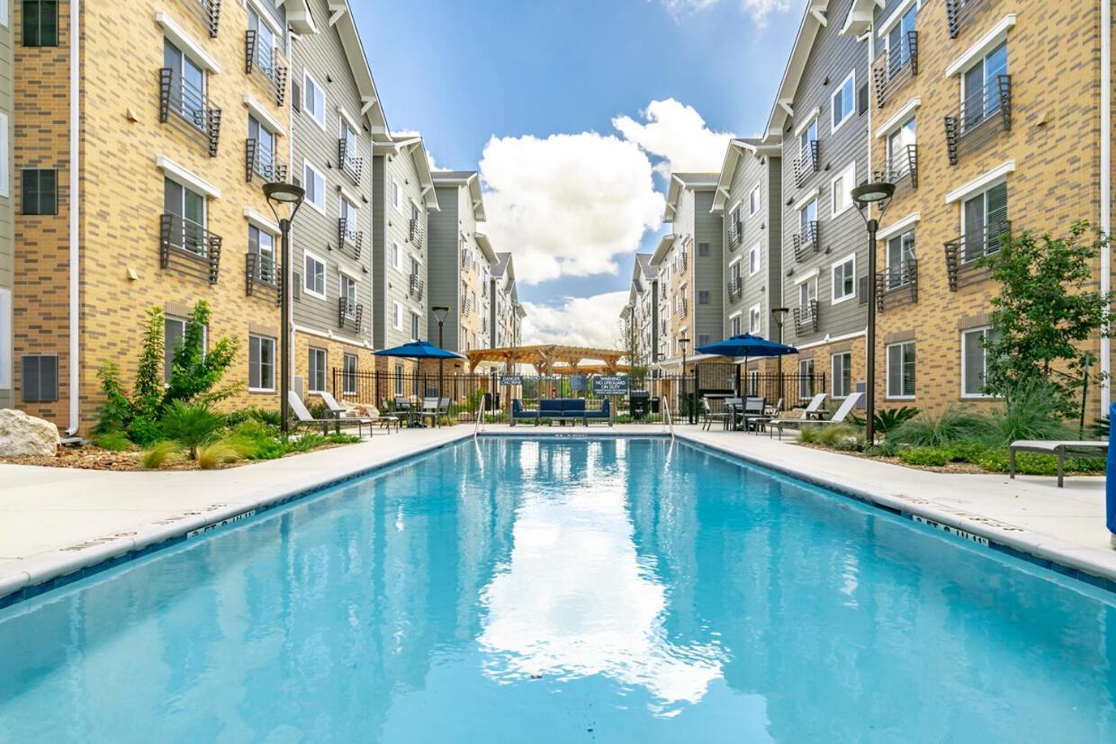 Simplicity At The Rim 1106 I Comfy 2 Bed 2 Bath * San Antonio
